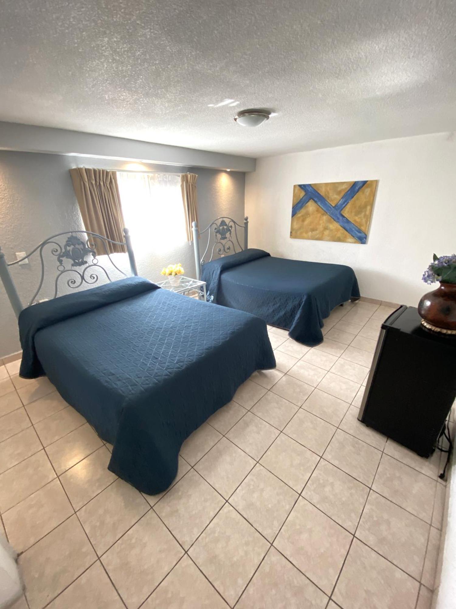 Hotel Qualitel Plus Морелия Экстерьер фото