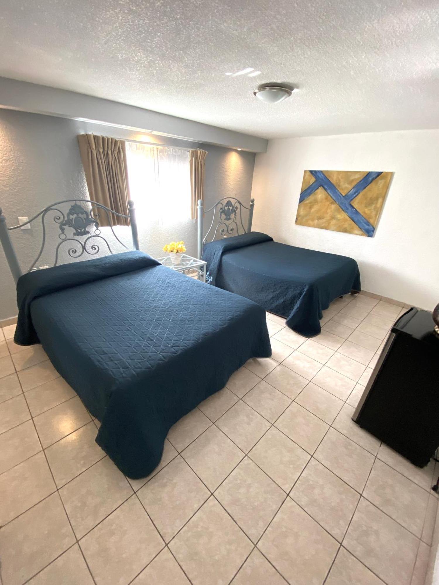 Hotel Qualitel Plus Морелия Экстерьер фото