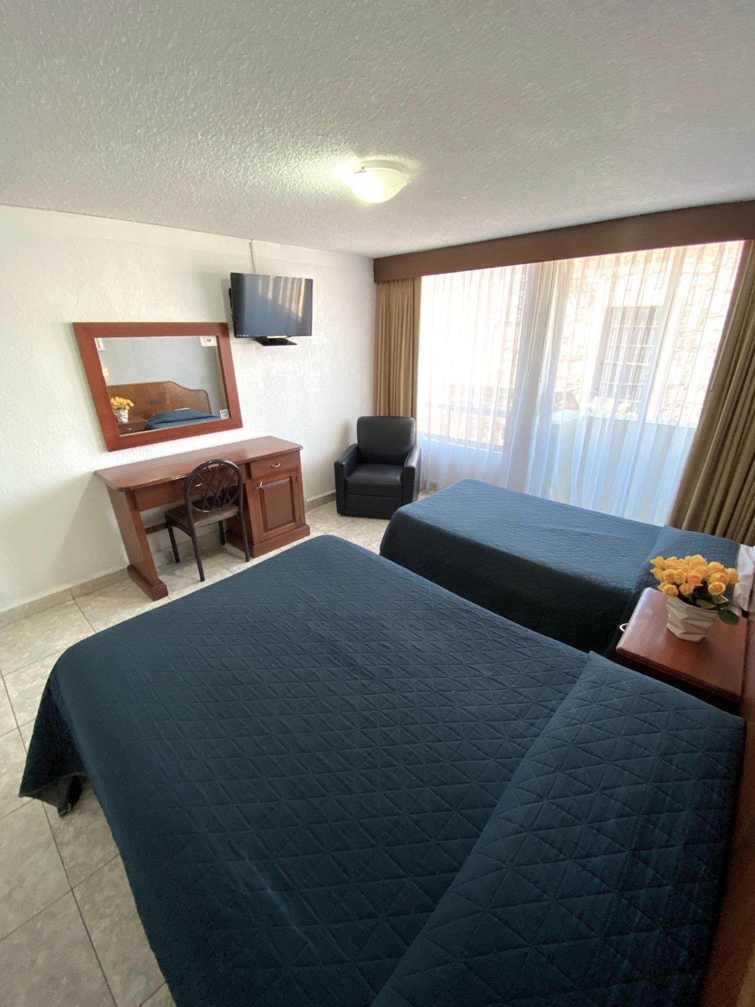 Hotel Qualitel Plus Морелия Экстерьер фото