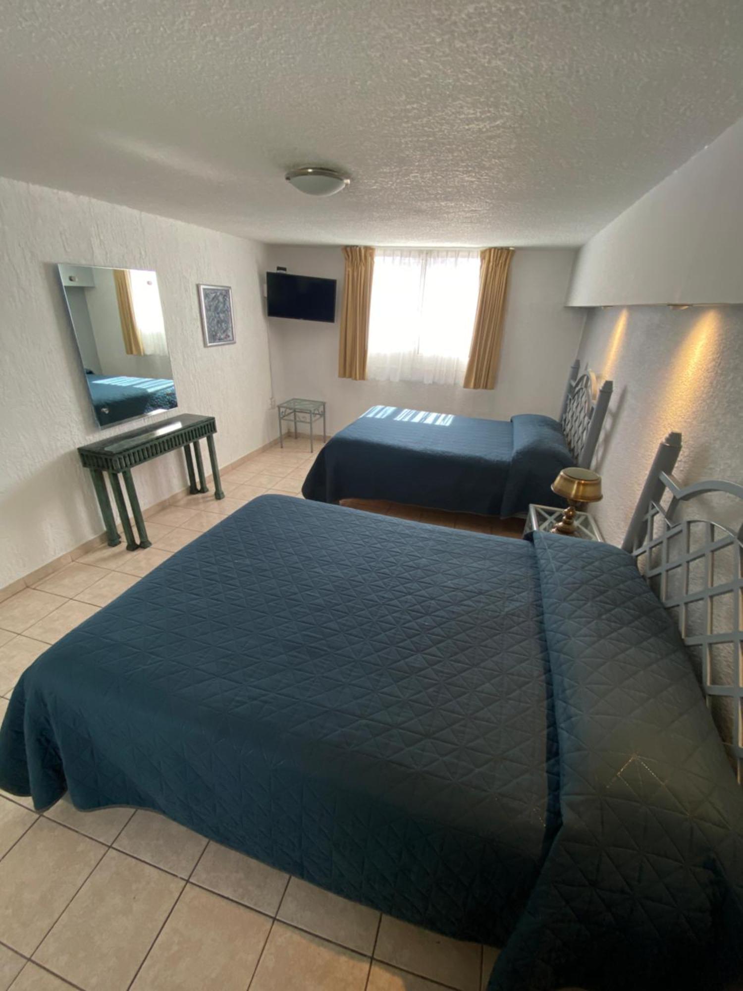 Hotel Qualitel Plus Морелия Экстерьер фото