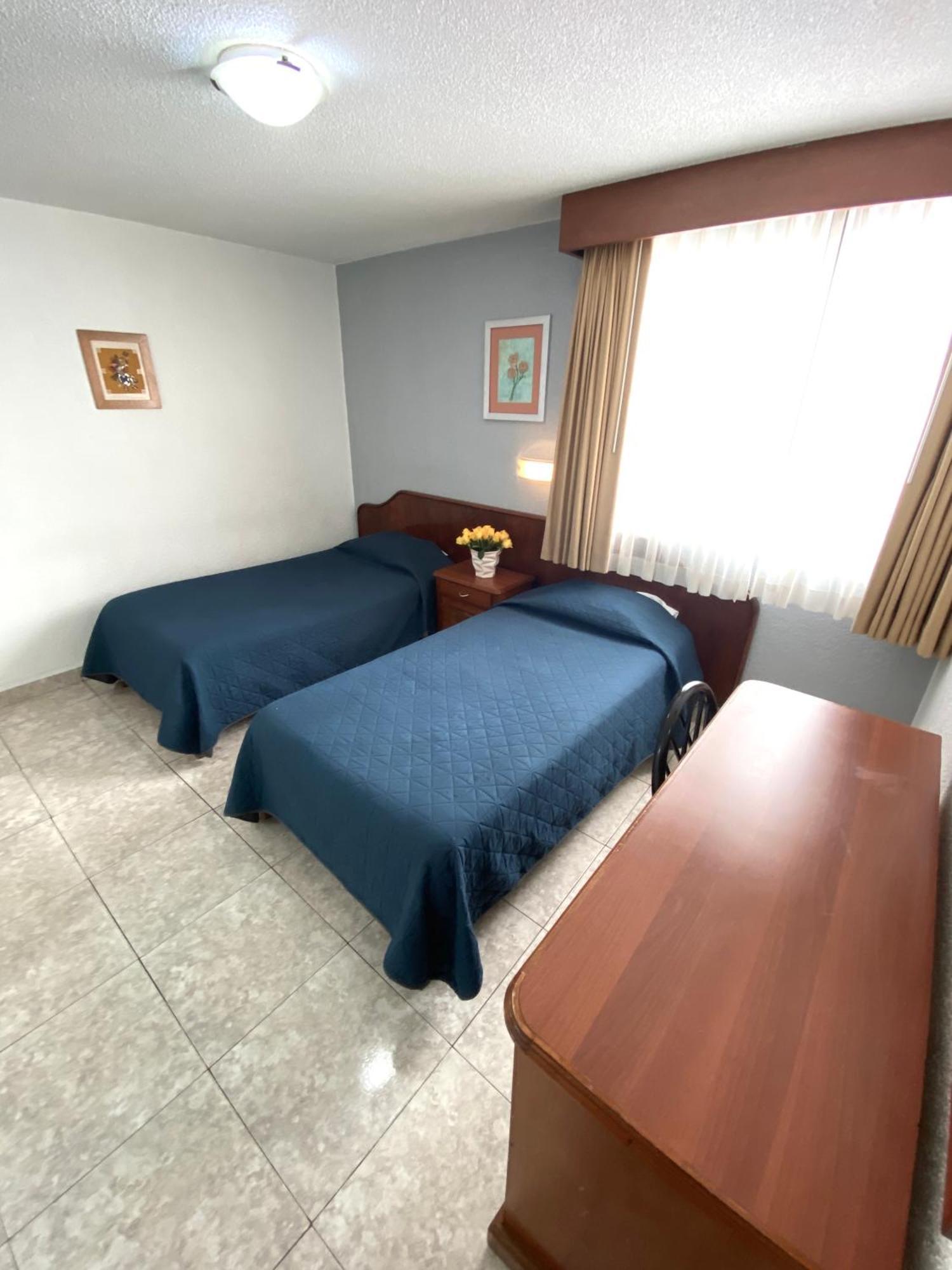 Hotel Qualitel Plus Морелия Экстерьер фото