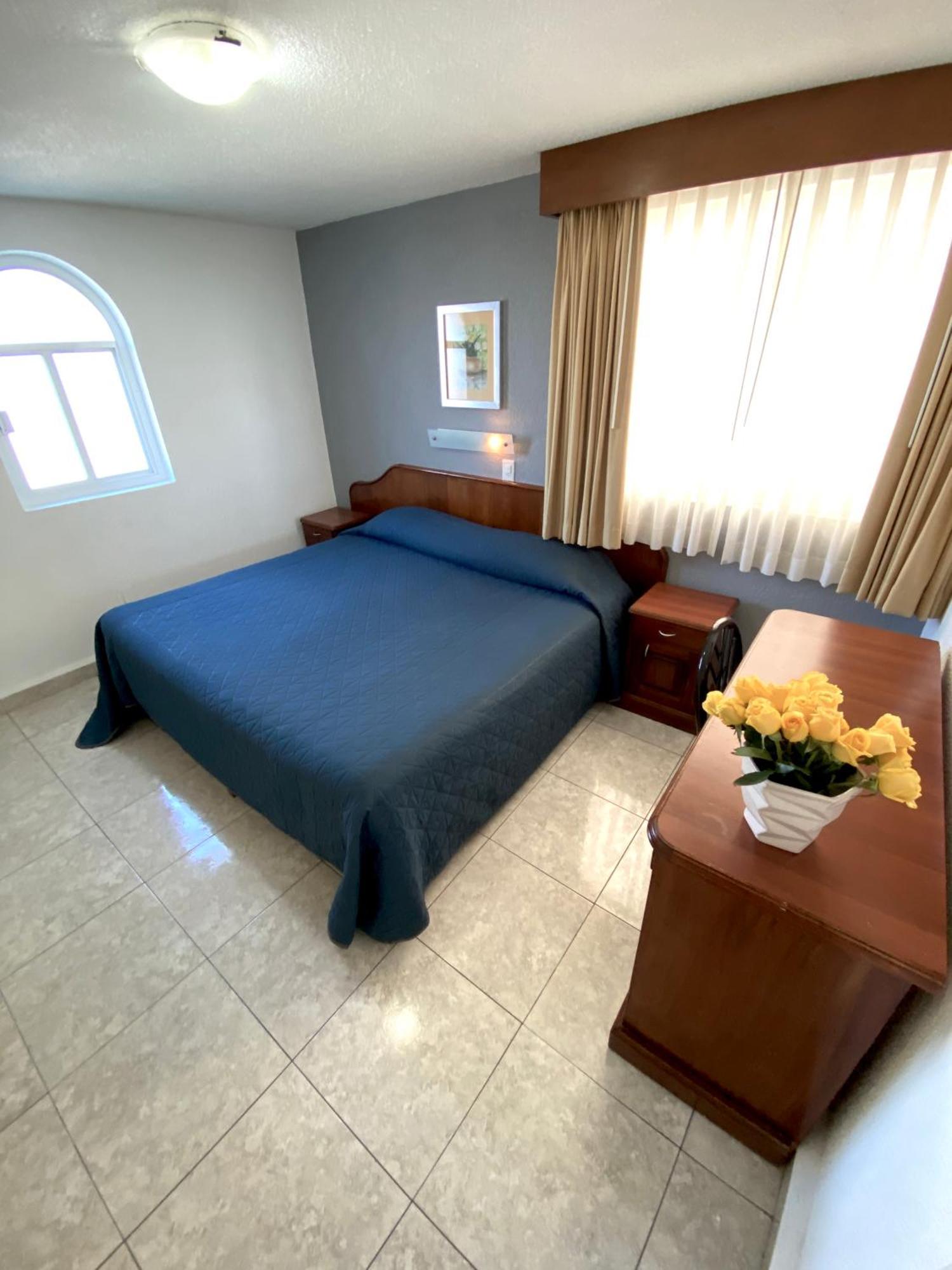 Hotel Qualitel Plus Морелия Экстерьер фото