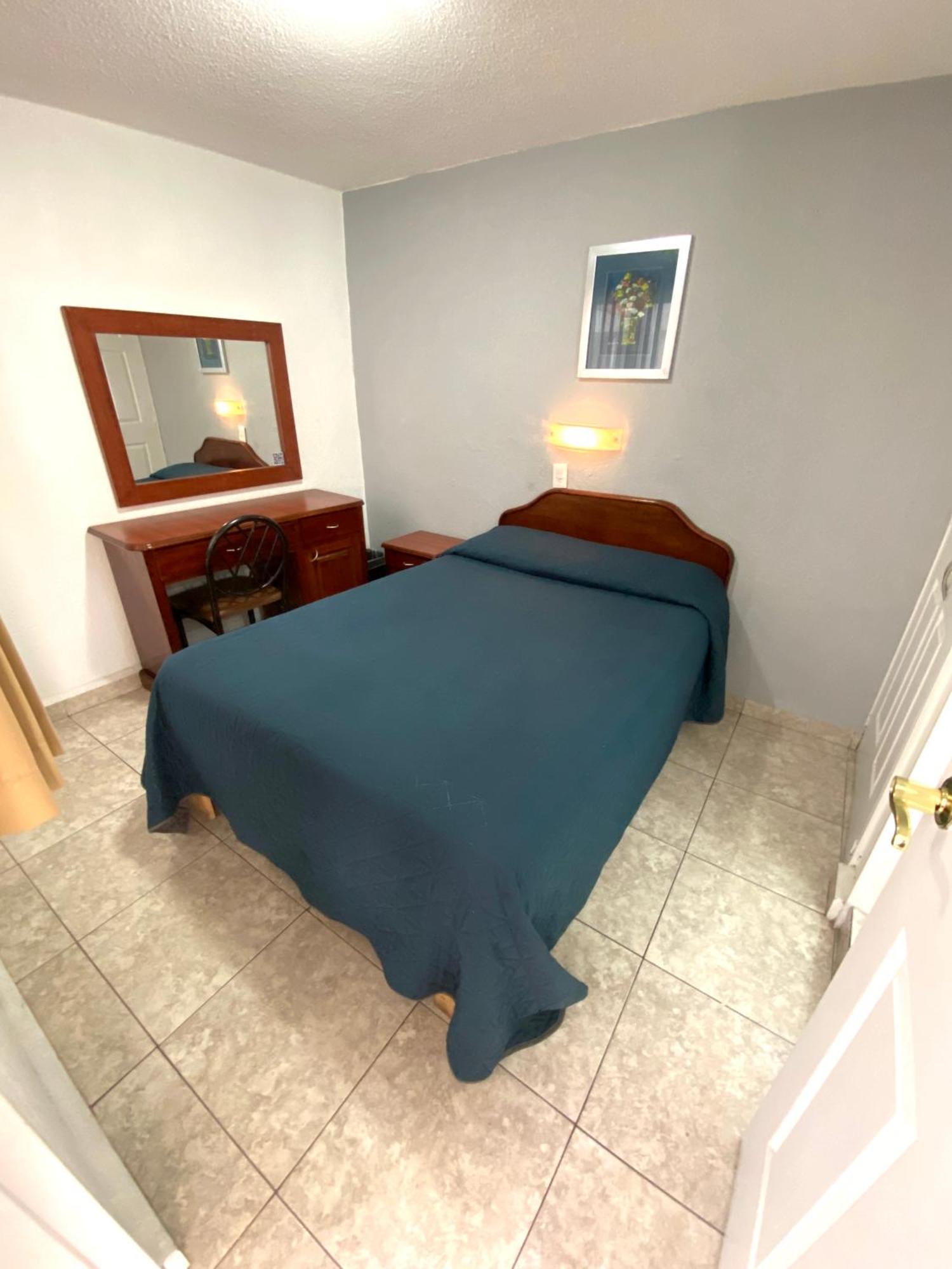 Hotel Qualitel Plus Морелия Экстерьер фото