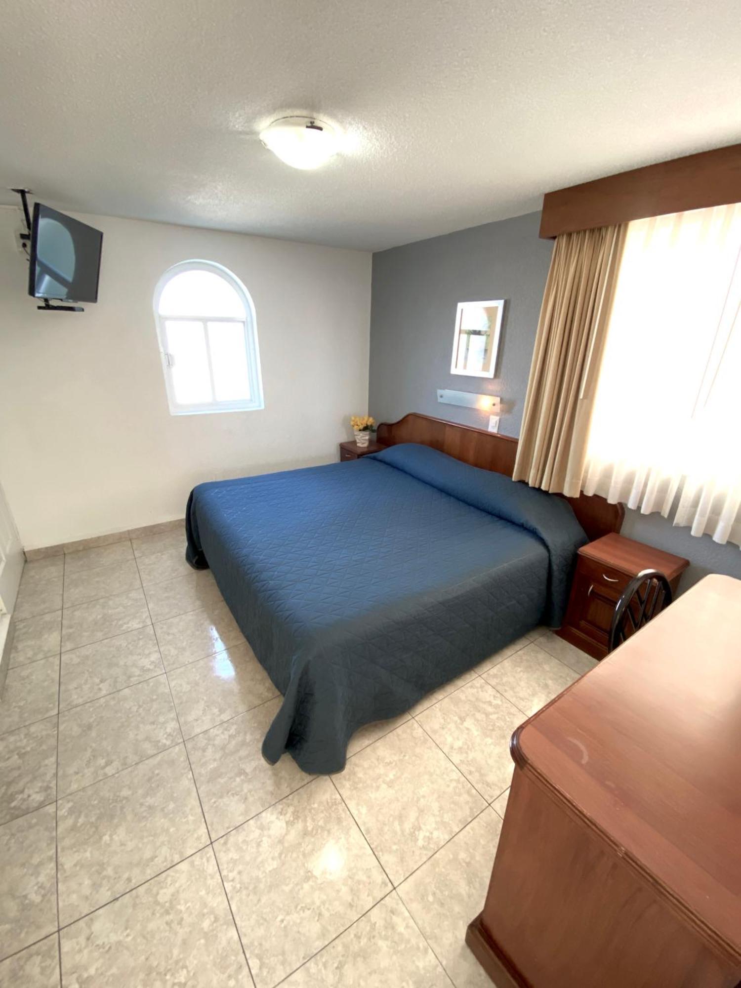 Hotel Qualitel Plus Морелия Экстерьер фото