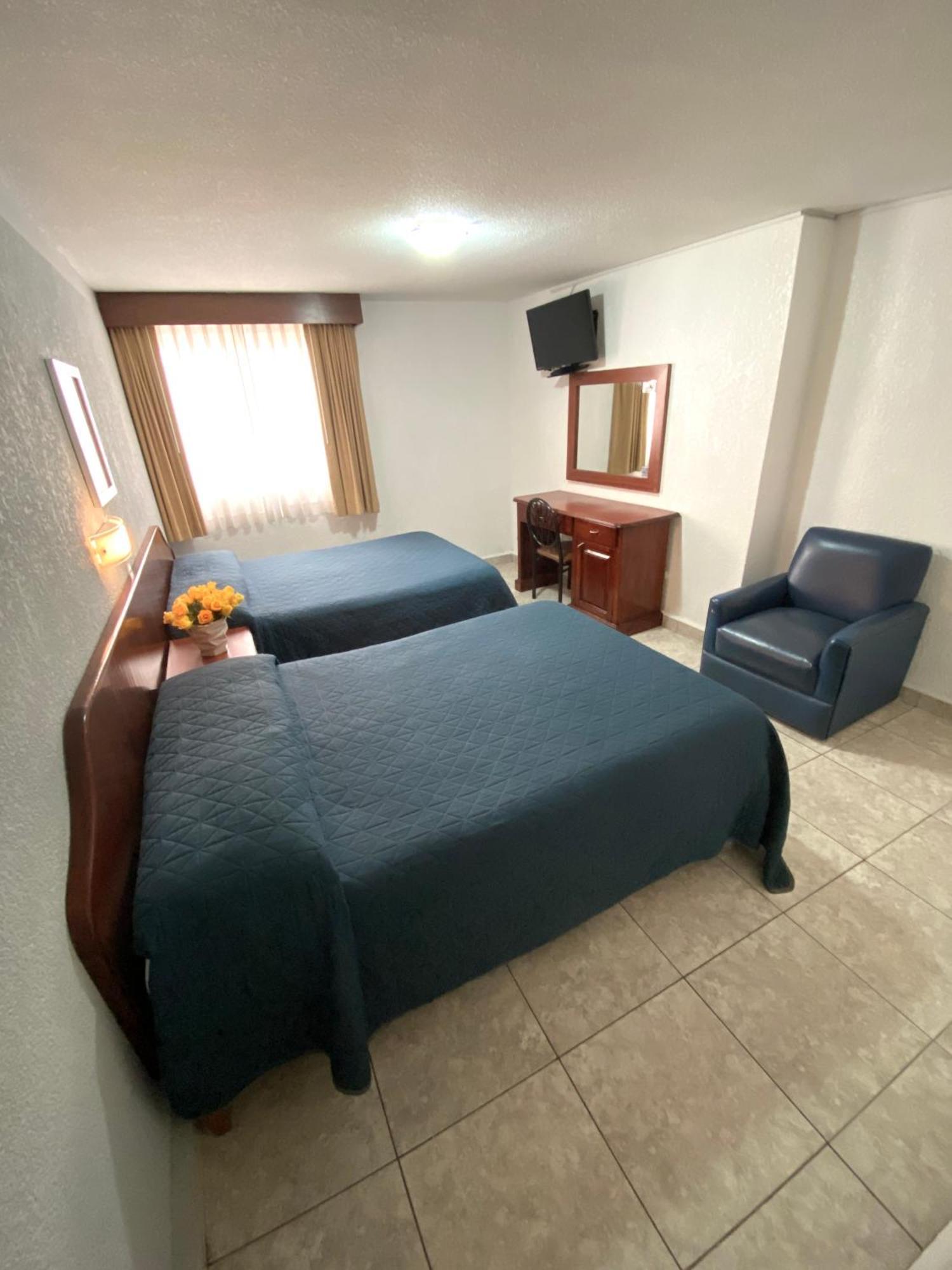 Hotel Qualitel Plus Морелия Экстерьер фото
