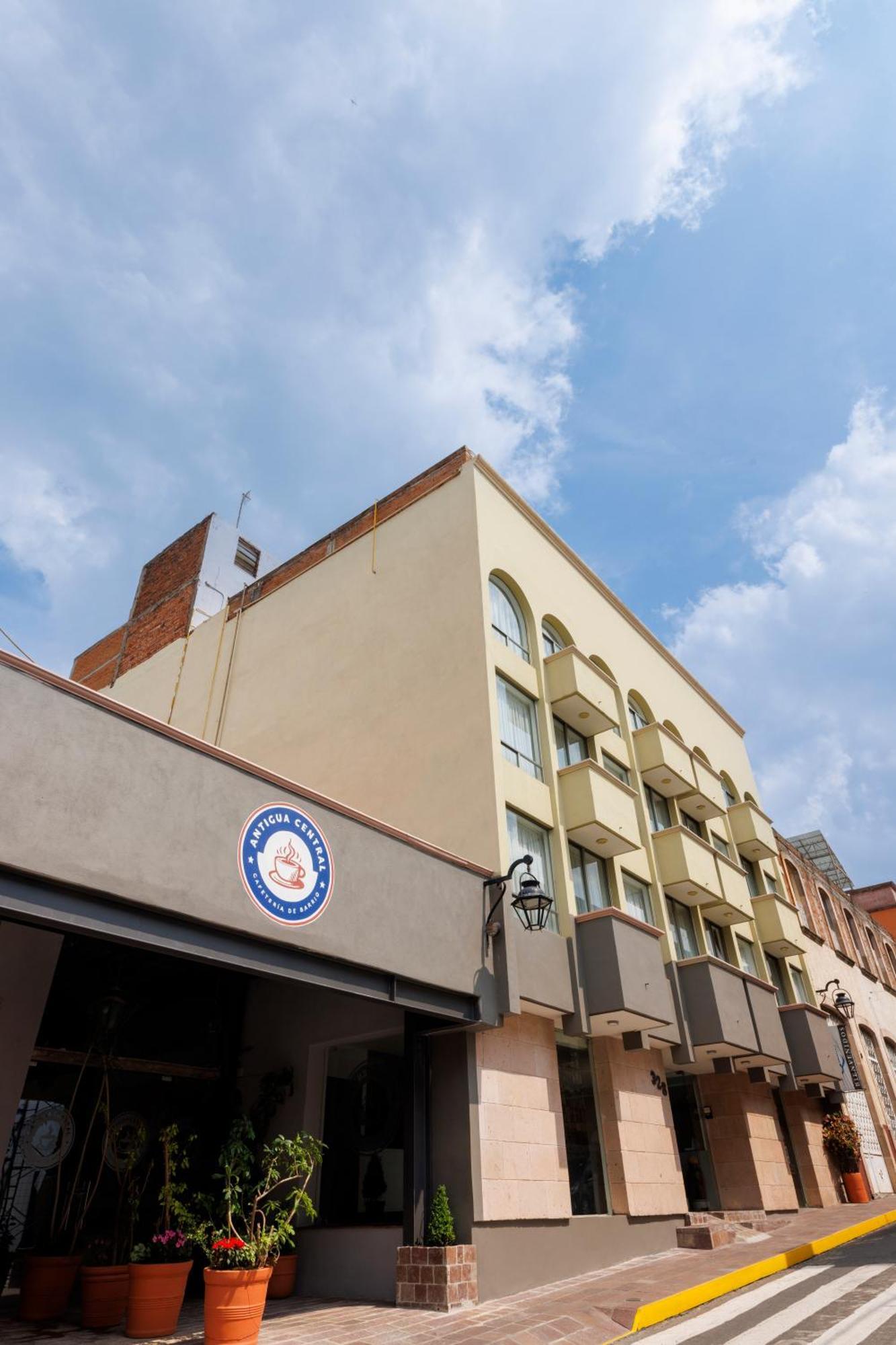 Hotel Qualitel Plus Морелия Экстерьер фото