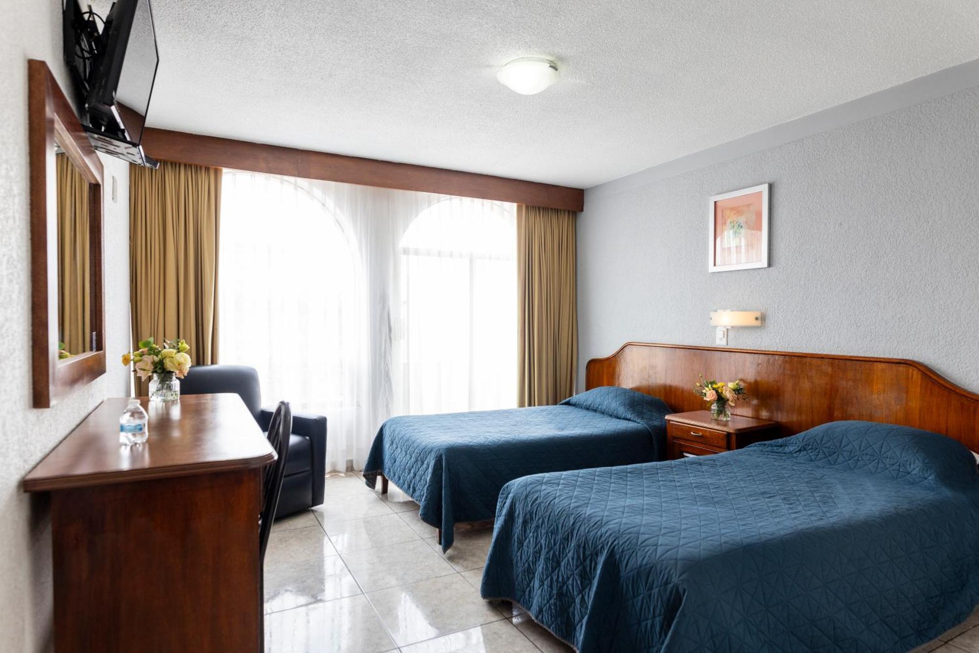 Hotel Qualitel Plus Морелия Экстерьер фото
